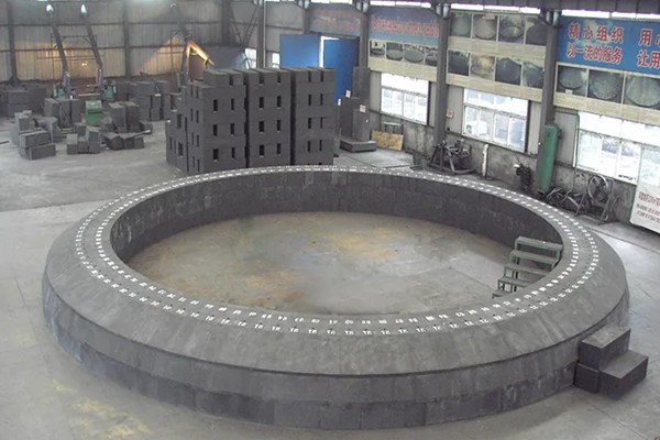 Self-baking carbon brick for submerged arc furnace